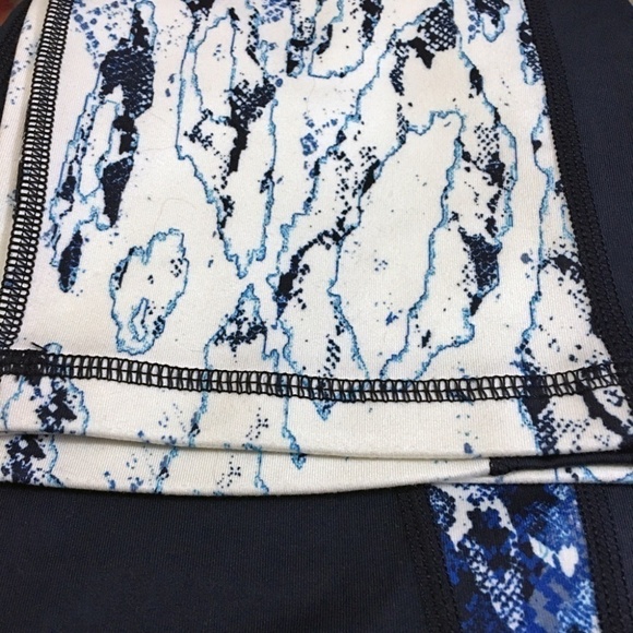 SPLENDID STUDIO Navy & White Snakeskin Print Athletic Crop Legging Yoga Fitness - Picture 5 of 11
